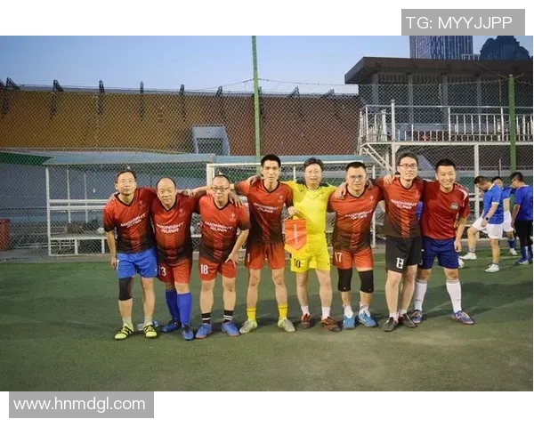 西安足球队荣登足球意识排行榜第三名展现出色团队实力与战术智慧 西安足球队荣登足球意识排行榜第三名展现出色团队实力与战术智慧