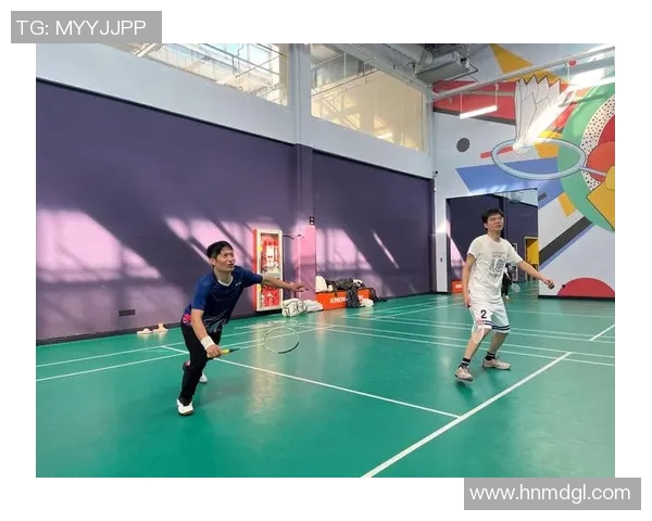 羽毛球战术解析：探讨上海羽毛球队的边路渗透策略与技巧