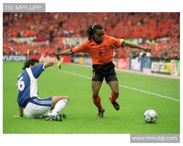 足球明星七爷的传奇人生与绿茵场上的辉煌成就揭秘 足球明星七爷的传奇人生与绿茵场上的辉煌成就揭秘